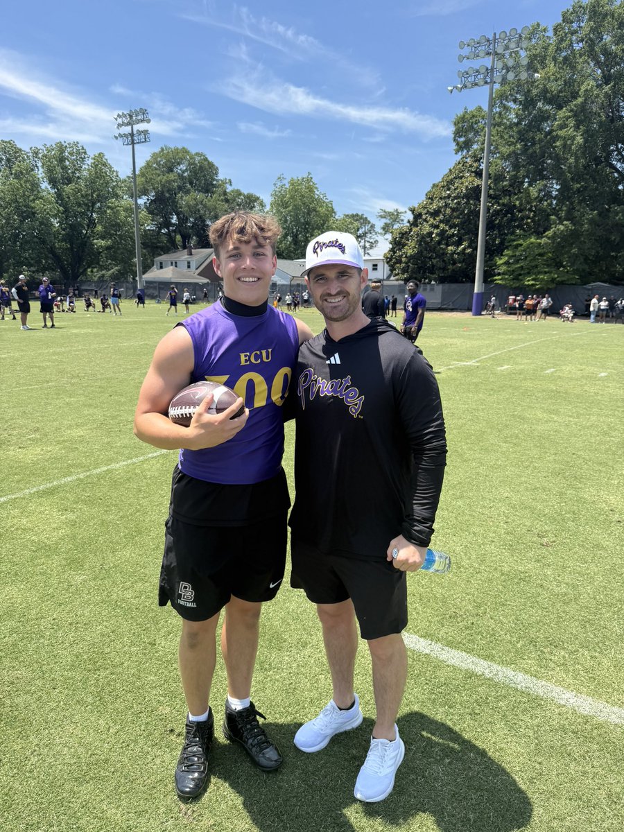 carsonschoen7's tweet photo. Had a great weekend @ECUPiratesFB!! Loved all the hospitality and can’t wait to get back down in the fall for a game!! 🏴‍☠️🏴‍☠️
@Coach_Griffin_ @JordanDavisECU @CaedonMalone @AlexJohnsonFB @Coach_B_Harrell @Cody_High https://t.co/fMm97y7Txi