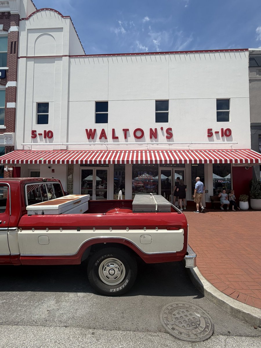 ShaunModi's tweet photo. In a world where AI is everything, it’s important to take a step back and think about history. Had a special time visiting Bentonville Arkansas to visit the first Walmart, and @crystalbridges, a PHENOMENAL museum of American art https://t.co/U7Ij1PV829