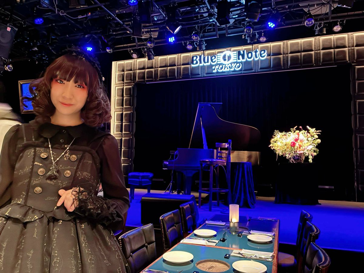 JazzLapin821's tweet photo. おはノン🎶🎹
#コロム #ロリィタファッション #ジャズピアニスト 

昨日のライブの余韻に浸ってます💙
(お写真はサユリさん撮影♡)
@sayurijazz 

Blue Note Tokyoに自分が出演するイメージが、さらに鮮明になった！ https://t.co/QxLXfpqdXv