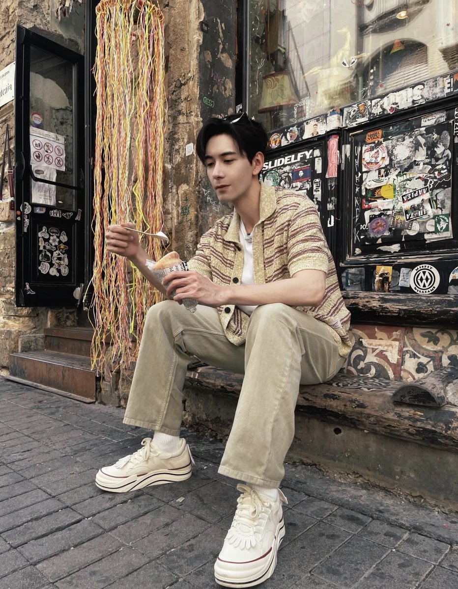 dolgolaeui's tweet photo. Chen Xing Xu #chenxingxu #陈星旭 #陈先生 #mypageinthe90s #lovebetweenlines #abeautifullie #ourinterpreter #thestarrylove #thegloryofyouth, #thebestoftimes #goodbyemyprincess // You can also follow Xing Xu’s official IG account - chenxingxu_0331 https://t.co/GHmRF5EYDE