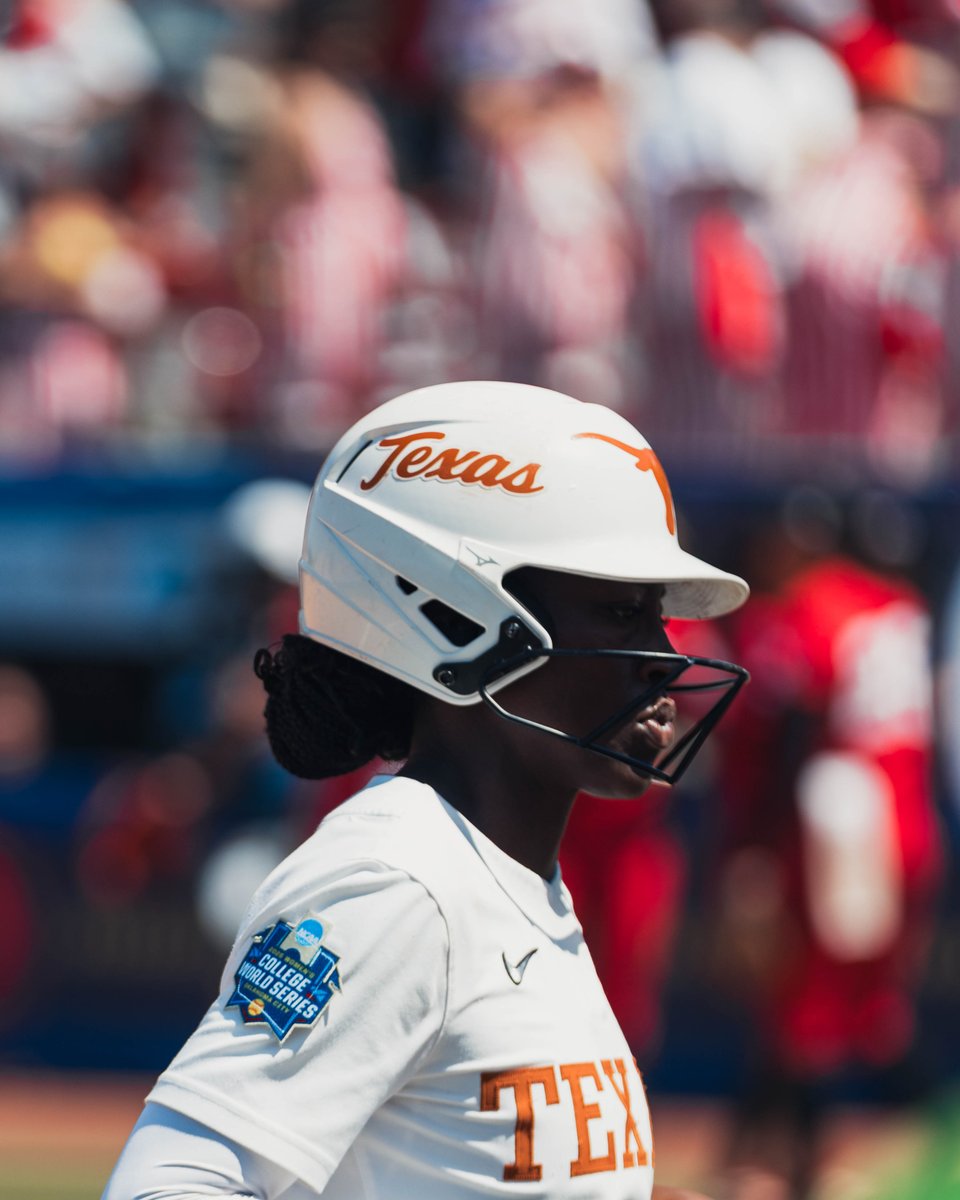 DevonParkOKC's tweet photo. Day 𝐅𝐨𝐮𝐫 Flicks 📸

#WCWS | @NCAASoftball https://t.co/OQ8ZQ4A8X7