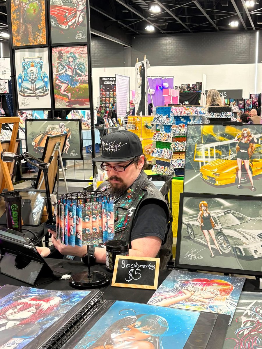 MadWorldImages's tweet photo. #animeart #animeconvention #reallycoolcomiccon #toledoohio https://t.co/Y1G6RqN3J3