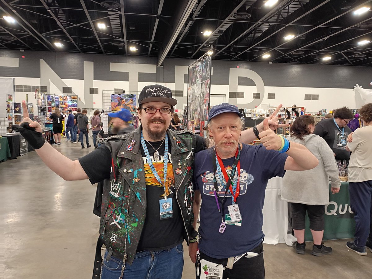 MadWorldImages's tweet photo. #animeart #animeconvention #reallycoolcomiccon #toledoohio https://t.co/Y1G6RqN3J3