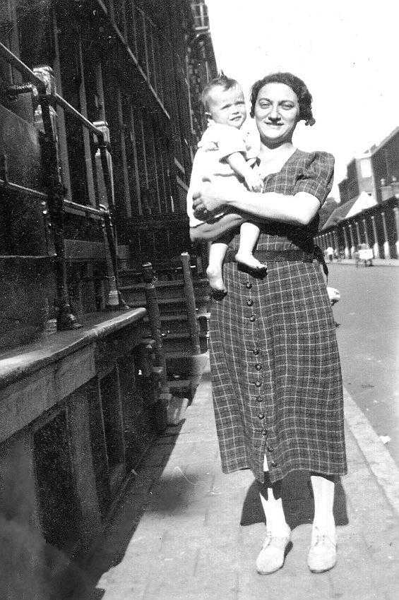 AuschwitzMuseum's tweet photo. 1 June 1937 | A Dutch Jewish boy, Manuel Scheffer, was born in Amsterdam.

In September 1942 he was deported to #Auschwitz and murdered in a gas chamber together with his mother, Rachel. https://t.co/CTHpWbUf4y