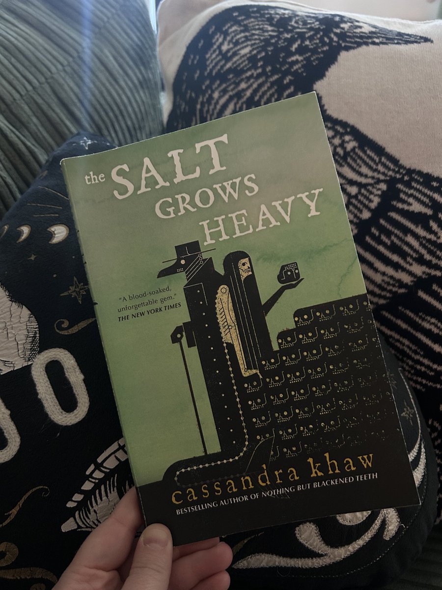 kyliedfoster's tweet photo. 17. The Salt Grows Heavy by Cassandra Khaw 

⋆ monstrous mermaid, plague doctor and false saints 
⋆ very bloody, very visceral, very heart wrenching 

✮ 3.5/5 https://t.co/6WkuyI6P29