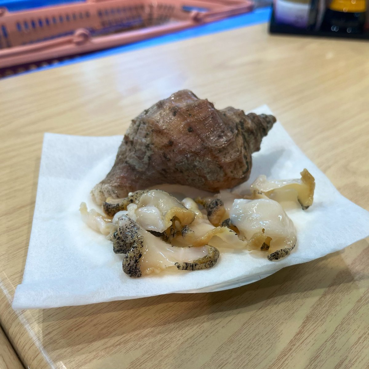 1234Pyoooon's tweet photo. 昨日お腹いっぱいで夜ホタテ食べられなかったから今朝はリベンジ💪🏻貝好きには堪らないよー！会社のチャット返しながら食べてるけど←朝から幸せ🥰🦪🐚 https://t.co/xCGqBBvz3s