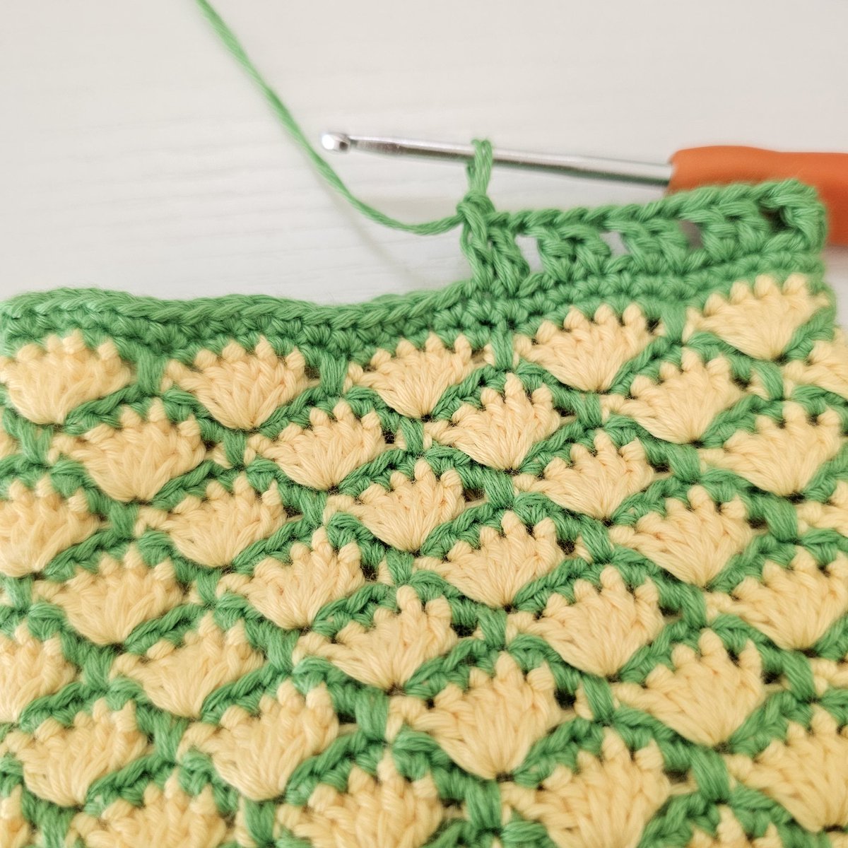 negima_knitting's tweet photo. パイナップル巾着6つ目🍍
さすがに編むの飽きてきた… https://t.co/JTHnPVqTHI