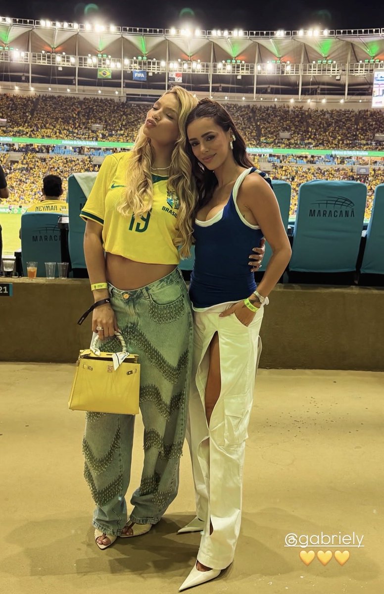 mrsardix's tweet photo. NOSSAS MUSAS DA COPA 🇧🇷🇧🇷 https://t.co/P4scmFMxmF