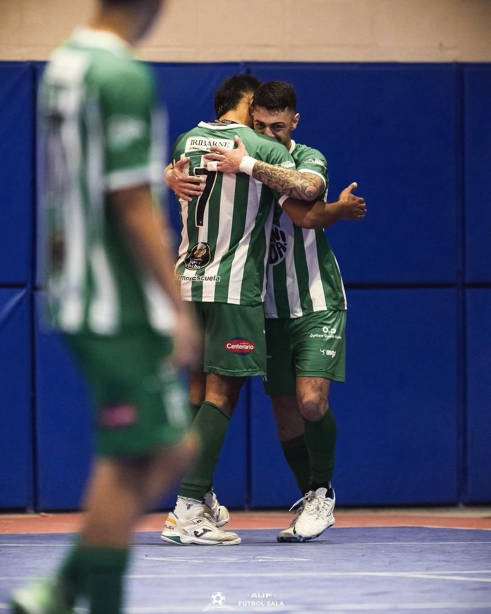 Guille263's tweet photo. #Primera | ¡GANÓ RACING! Final del partido en el Polideportivo del Municipio G por la fecha 4 del Campeonato Uruguayo. 

👉 #Racing 3 - 1 #OldChristians 

⚽️ Goles de Vicente Romero, Facundo Aquino y Anthony Barrios (RAC); Lautaro Robatto (OLD) https://t.co/JmCOwuPadc