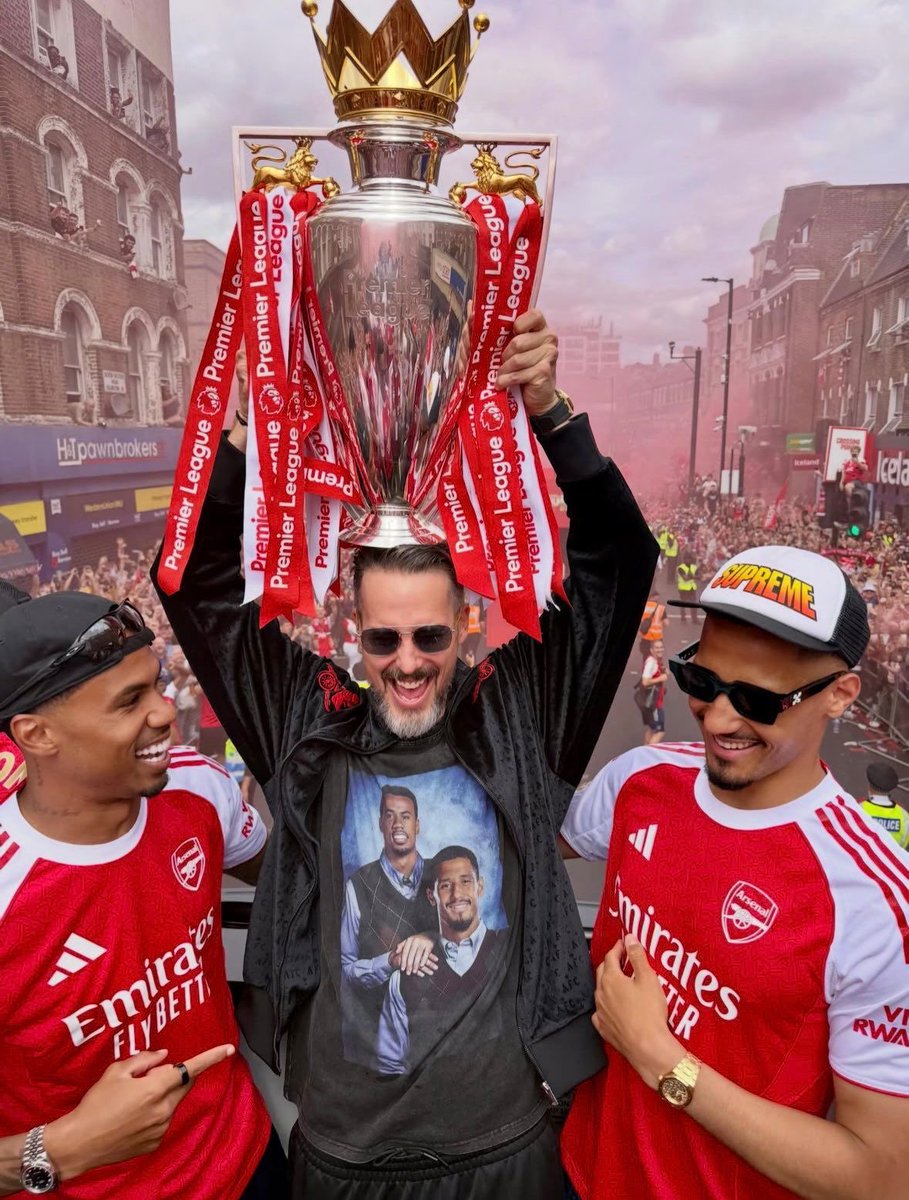 Super7Pires's tweet photo. حلمت دايما بملاك للارسنال متفاعل ويحب الفريق ويظهر في كل مكان حول النادي 

جوش كرونكي دخل قلوب المشجعين وعكس صورة العائلة https://t.co/sCYCFoG3ME