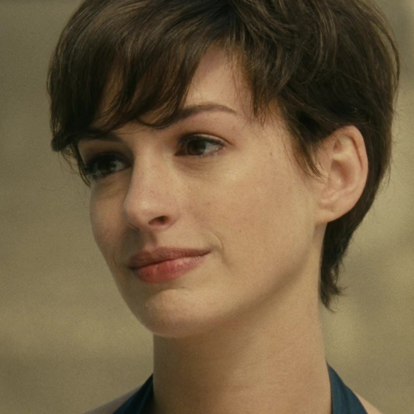 ahathawayfiles's tweet photo. Anne Hathaway as Emma in One Day (2011). https://t.co/sJdTKOL7OI