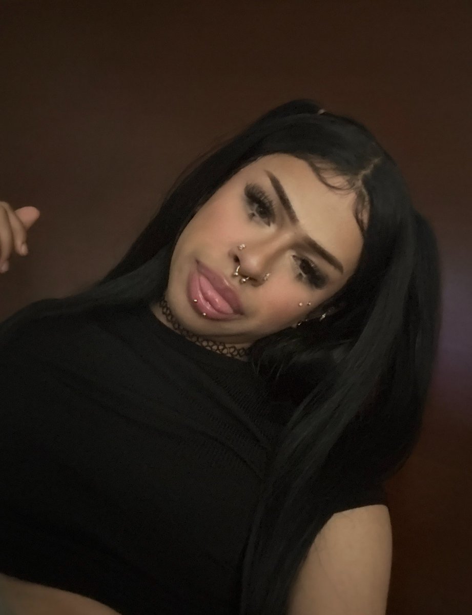 Prettiestfem tweet media