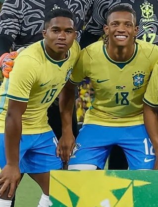 amorimbaiano's tweet photo. incrível onde um ta o outro vai ta também

são almas gêmeas https://t.co/Wn7fUAYR4z