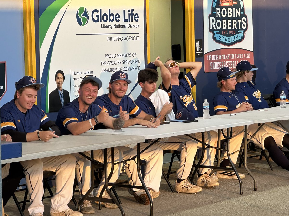 DOCBZ17's tweet photo. @JFeRg52 @cardsNtrains Come on in! https://t.co/UW24VYTpCX