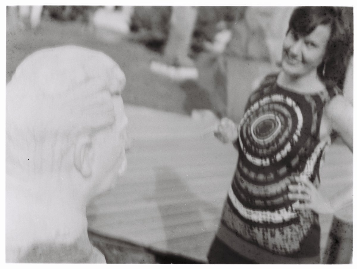 ABBSound's tweet photo. Dialogues with Stalin — Backstage, Muzeon Arts Park.
Stalin is silent —
Natasha smiles,
the frame holds absurd balance.
#filmphotography #blackandwhite #svemafilm #film #blurryphoto #monochrome #bwfilm #believeinfilm #classicmono #mediumformat #svema #bnw #expiredfilm #film https://t.co/d1MH1sHtHt
