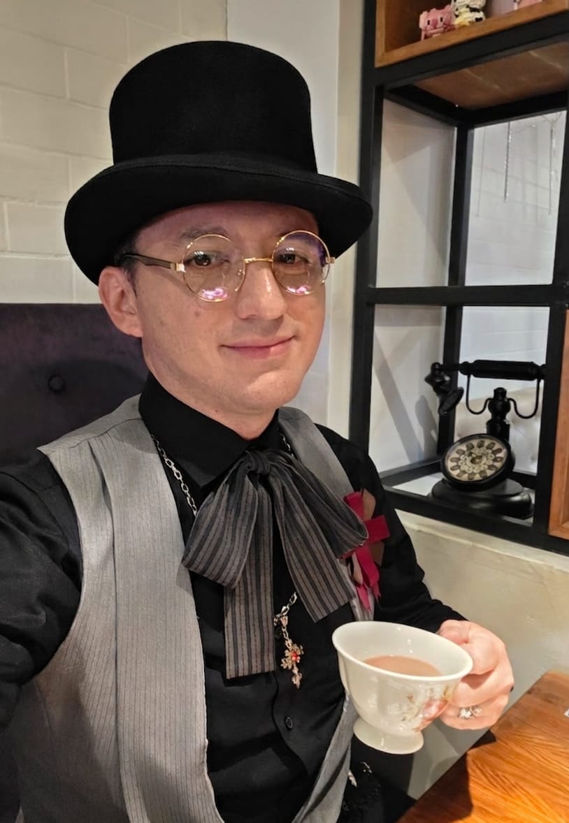 DandyArmi's tweet photo. 忙しい毎日だけど, 温かいお茶を飲むとほっと一息つけるよね。☕✨ 
~~~~~~~~~
#EglCommunity #Ouji #EglFashion #ロリータ #王子 #ロリータファッション #かわいい https://t.co/YYutqMiaD2