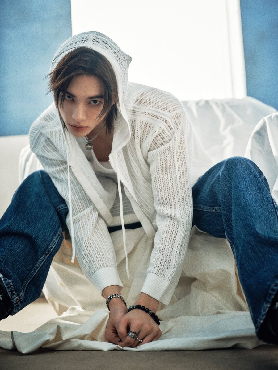 hyunjincrave's tweet photo. The street around GUESS Jeans Melrose will reportedly be closed off for Hyunjin’s upcoming pop-up appearance. https://t.co/5xa7L7bSEs