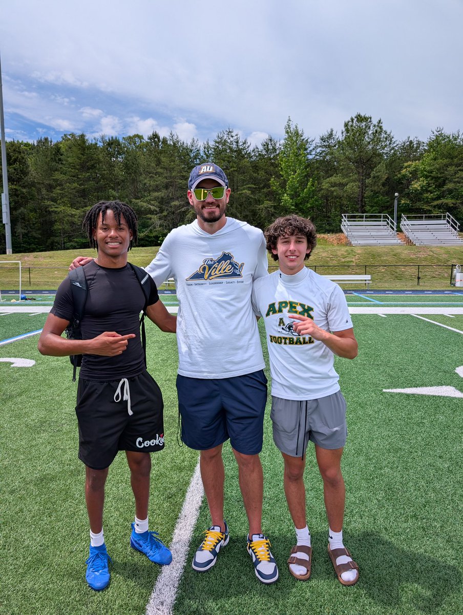 dylanp919's tweet photo. Highlights from yesterday’s camp @AverettFootball !

@Coachddalt @CoachQuinn19 @CoachFronk @ApexFBRecruits @ApexFB https://t.co/fXwLvkUKPX