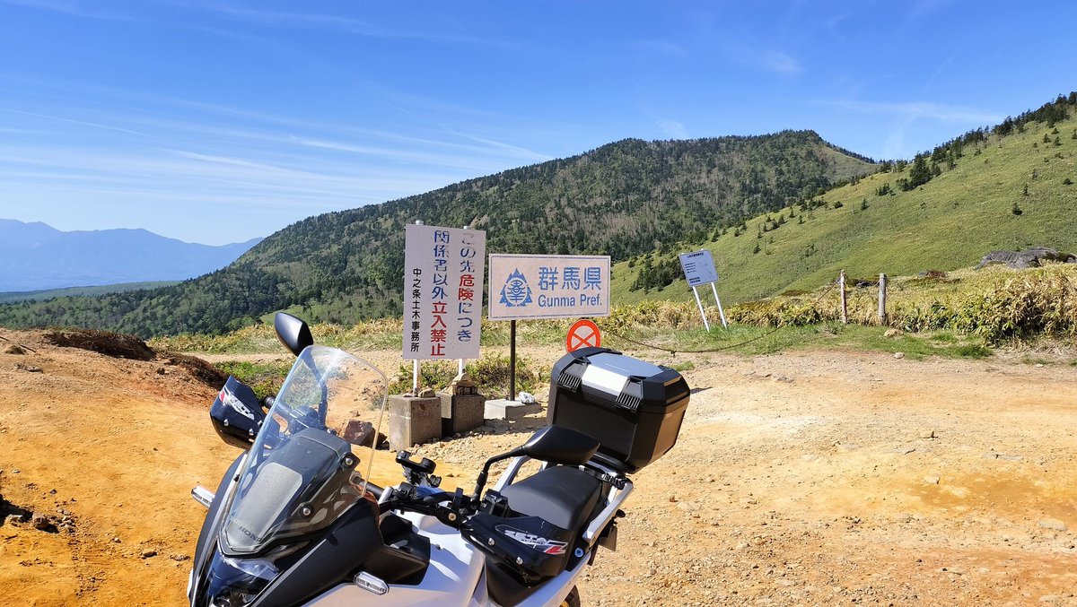 samaspeed1's tweet photo. 今日の目的地は毛無峠人生観変わりそうな景色、連休も終わり明日から仕事と思うと https://t.co/UiMvwN7MjD