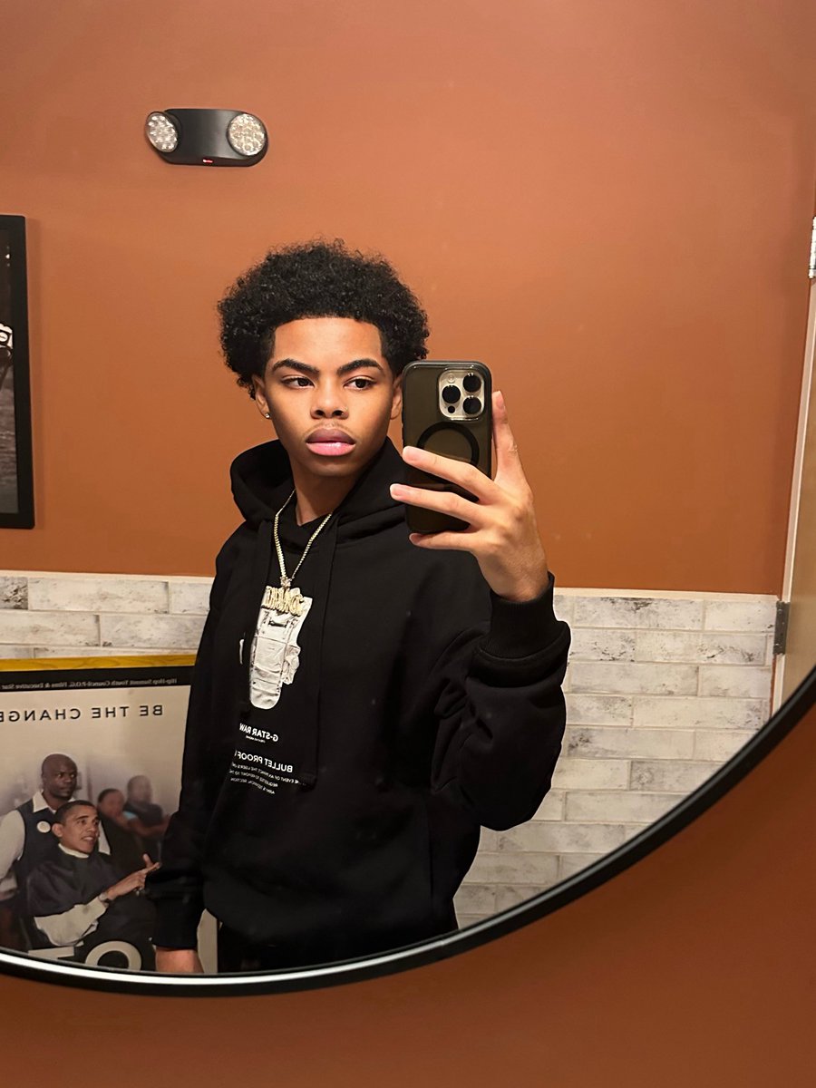 onlykingsleeze's tweet photo. Either way I can’t be fucked with 🙃 https://t.co/7amborjRu7