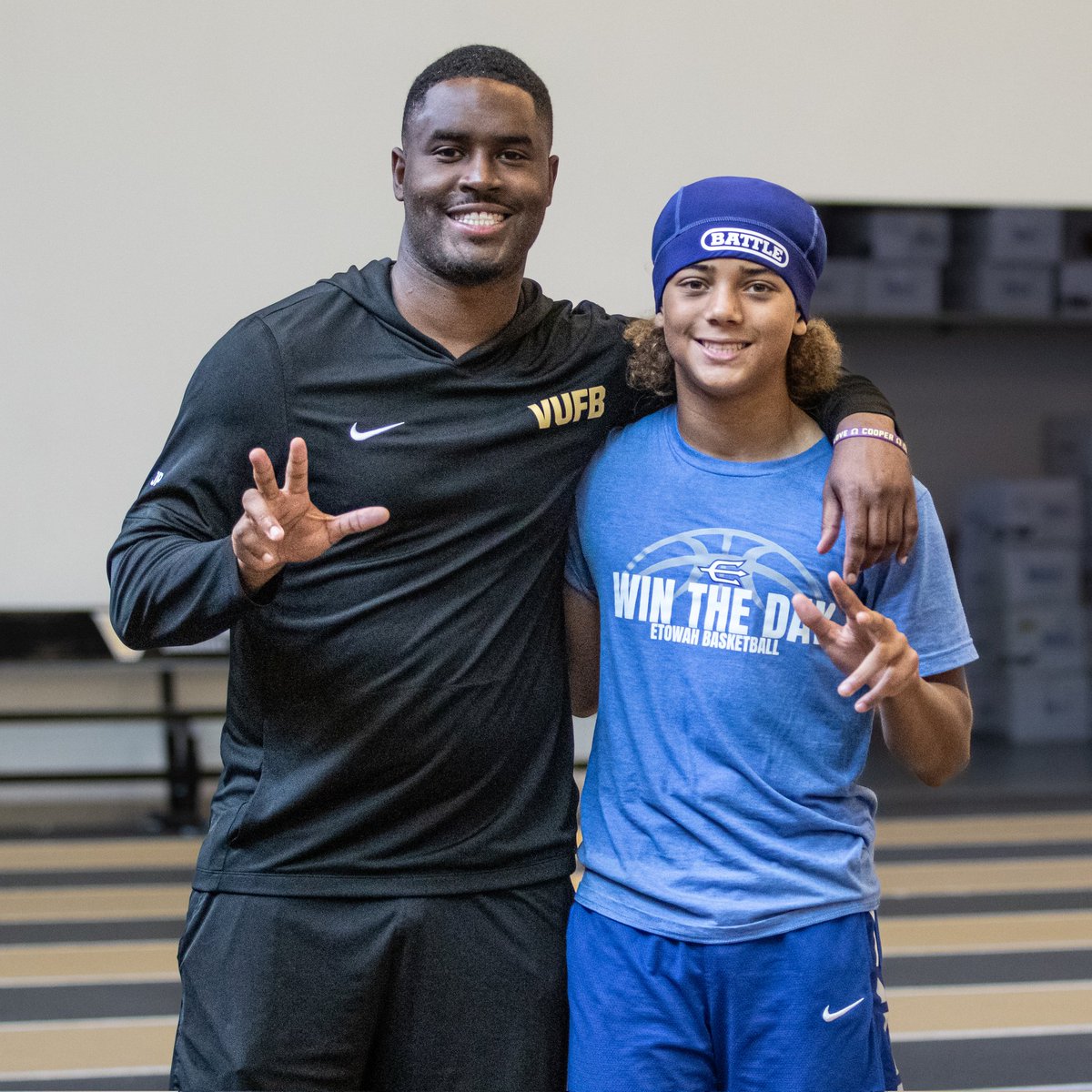 TysonDavis3ATH's tweet photo. Good work today @VandyFootball with @CoachJHarris11 @CoachJRich_ @WillSykes 
#anchordown https://t.co/XzftWjX2MB