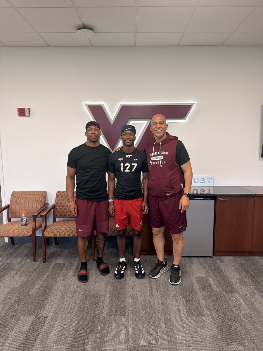 masonchadwickk's tweet photo. #AGTG I am extremely blessed to have received an offer from Virginia Tech!!!🦃 
@coachjfranklin @_VicHall @CoachBDS @NIckPerry_27 https://t.co/j4WGIYTMw8