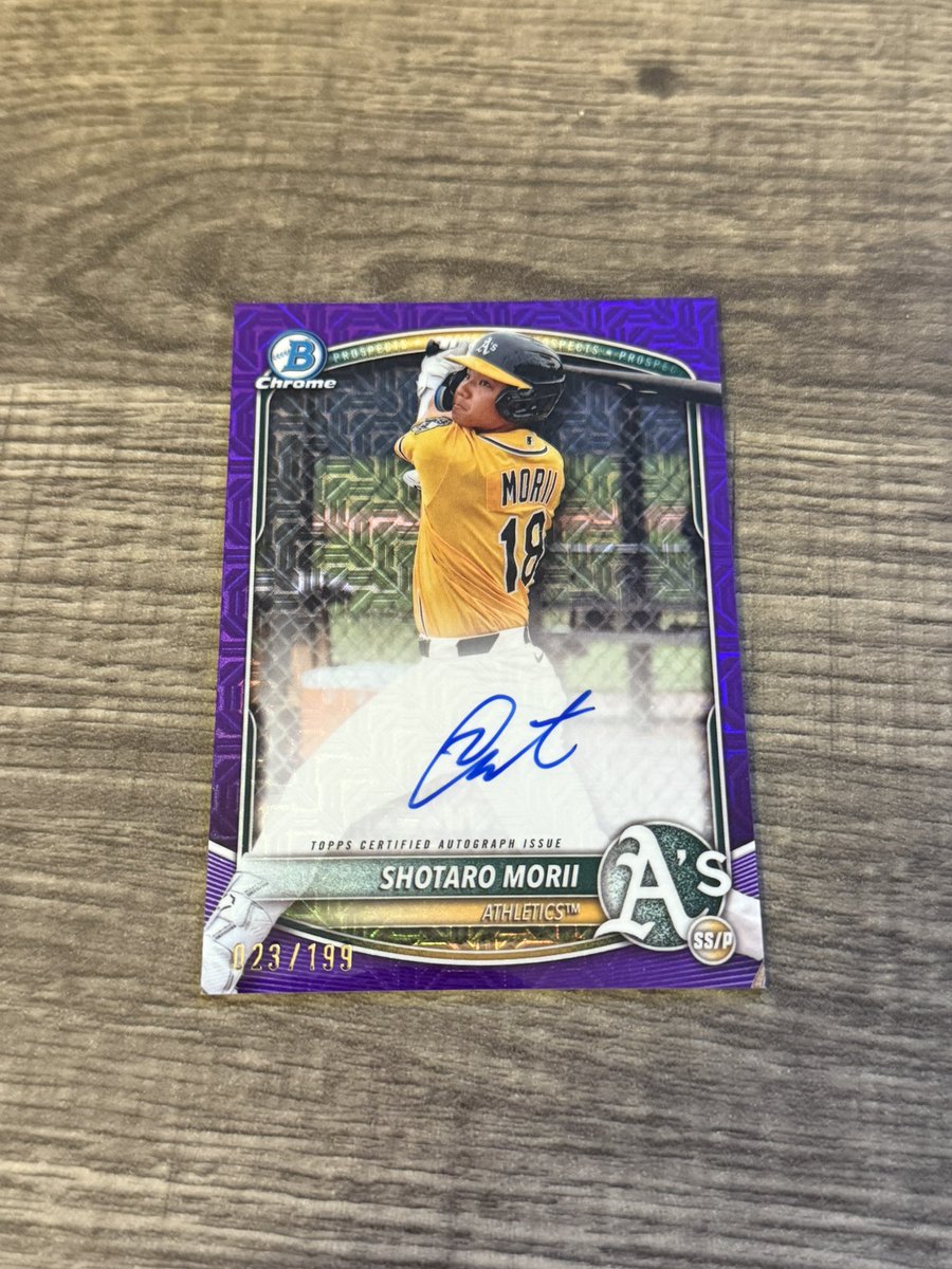 JRPhotosWI's tweet photo. @Elliott0924 @davisdugout @premiercards_2 Moon $350
Morii $180
Aloy $170 https://t.co/81pWWvo2J7