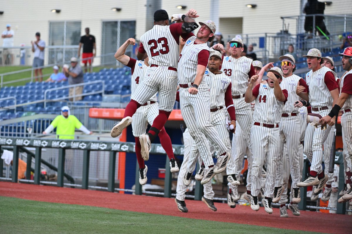 TroyAthletics's tweet photo. 𝙂𝘼𝙄𝙉𝙀𝙎𝙑𝙄𝙇𝙇𝙀 𝙍𝙀𝙂𝙄𝙊𝙉𝘼𝙇 𝙏𝙄𝘾𝙆𝙀𝙏 𝙄𝙉𝙁𝙊𝙍𝙈𝘼𝙏𝙄𝙊𝙉

Following huge wins against Miami and Florida today, @TroyTrojansBSB will play Florida in a winner-takes-all regional final tomorrow at 6 p.m. ET/5 p.m. CT

Trojan Nation, we need you loud and proud one more time in Gainesville tomorrow! 

Tickets for Game 7 can be purchased by visiting the link below⬇️

🎟️https://t.co/2gD0WcYPoa

#OneTROY⚔️⚾️