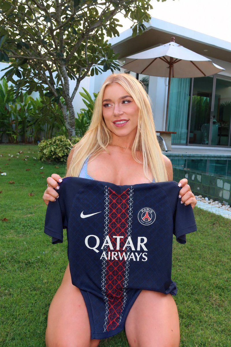 ELLLEASSS's tweet photo. Can any PSG FANS say hello 👋 https://t.co/Fk6kwAANyk