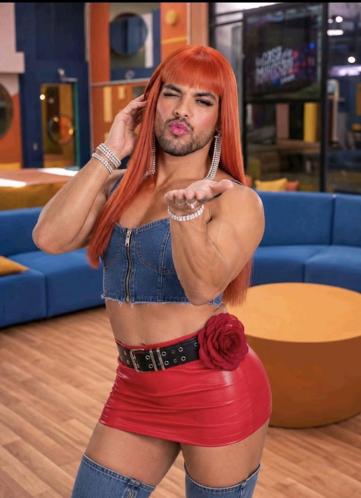 factsslala's tweet photo. Se le viene demanda a la mamá de Kenny #LCDLF6 https://t.co/ld59J8Y73w