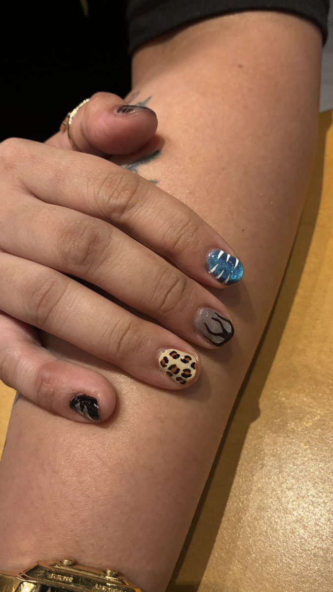 itsjayepark's tweet photo. Work lastnight 🩶🖤🤍 #nailart #nailtech https://t.co/n3FWQu1KxI