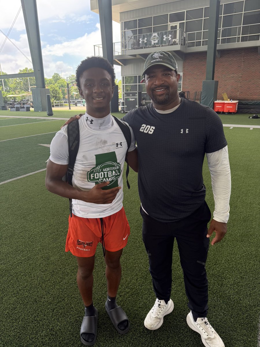 KadenThrash2027's tweet photo. I had a great day at UAB Mega Camp 🔥
@CoachDFaulkner @CoachTbuck4 @QuintinProffitt @ConnorCollier12 @FootballGandalf
@DJTheWarrior76
@the_coachmentor @doriot5 https://t.co/tUZpJO8O1N