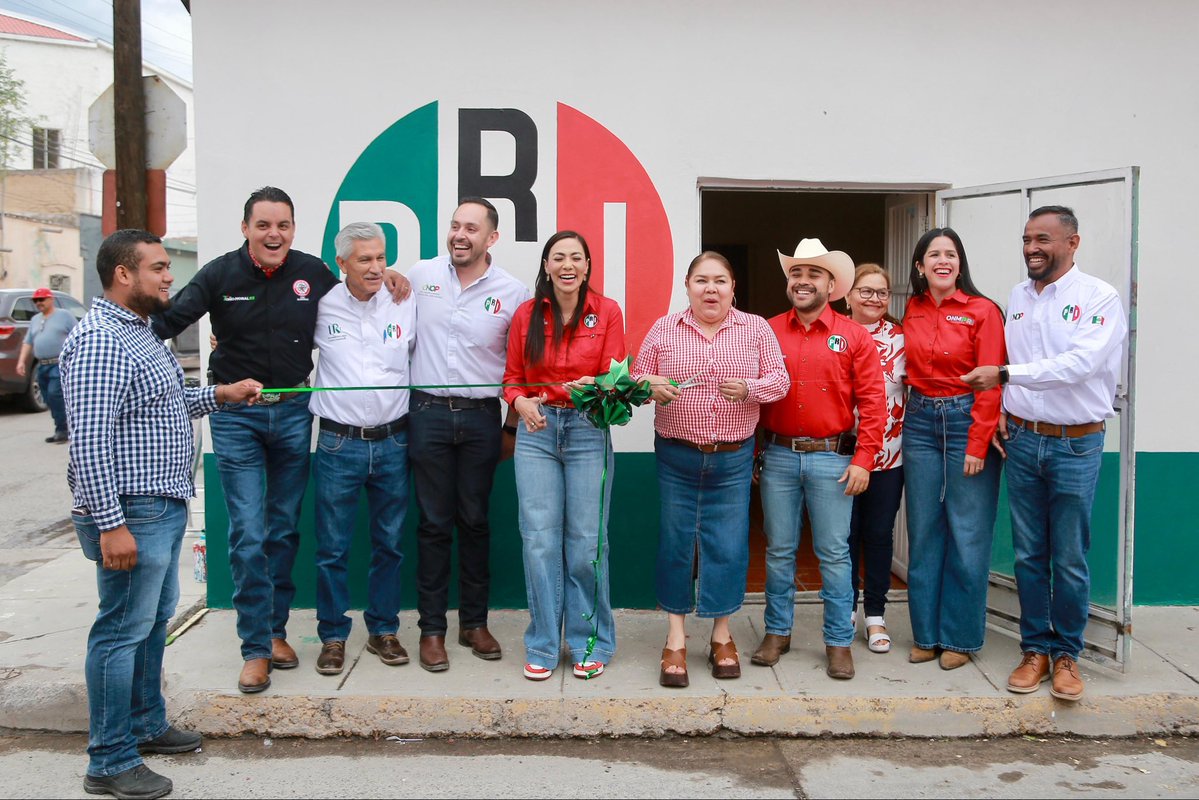 danisotto's tweet photo. Qué gusto acompañar el corte de listón e inauguración de las nuevas oficinas del #PRI en Cuencamé. 🎉

Este nuevo espacio será un punto de encuentro para seguir escuchando y trabajando, porque hoy el #PRI está más vivo que nunca. 🇲🇽 https://t.co/HvQbfLIyjN