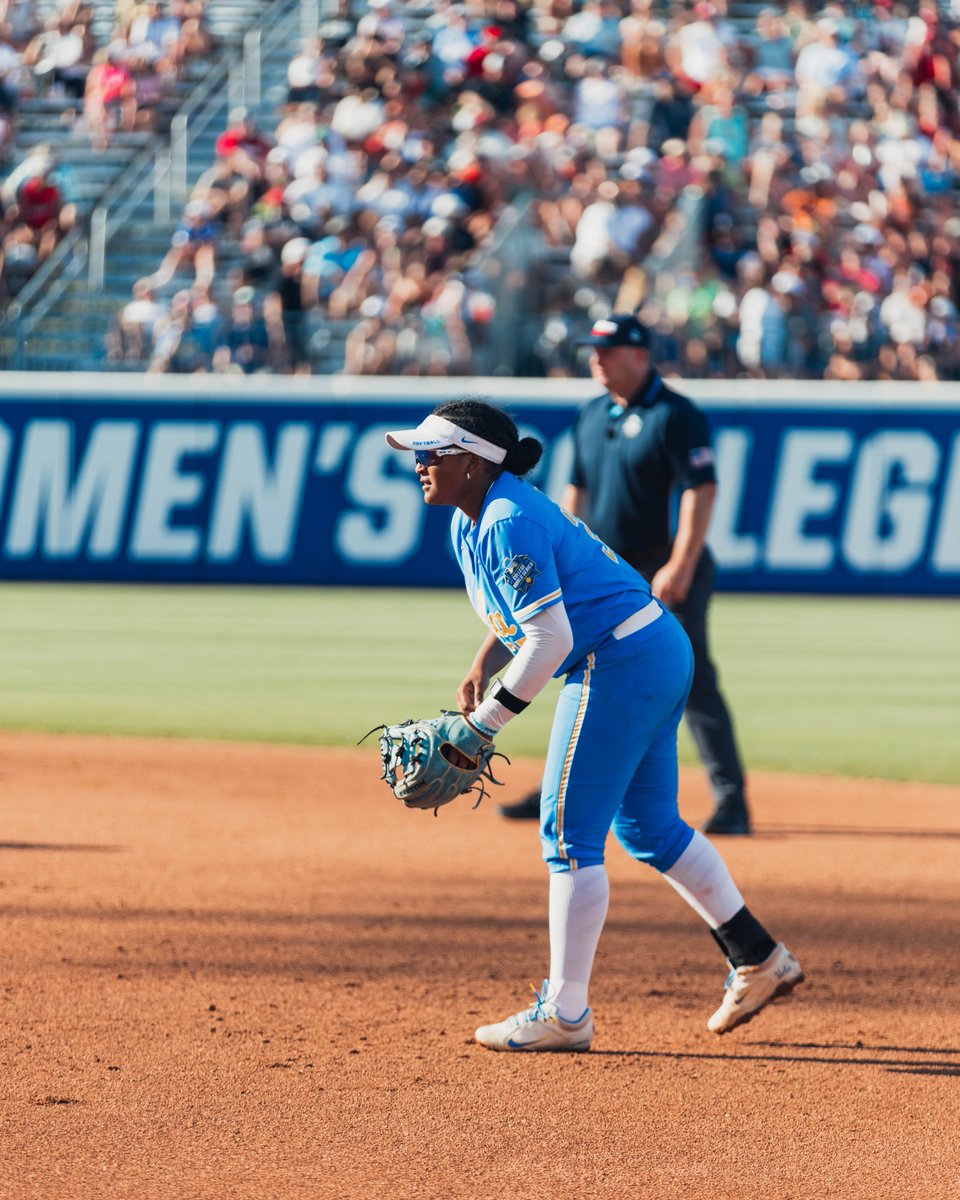 DevonParkOKC's tweet photo. Day 𝐅𝐨𝐮𝐫 Flicks 📸

#WCWS | @NCAASoftball https://t.co/OQ8ZQ4A8X7