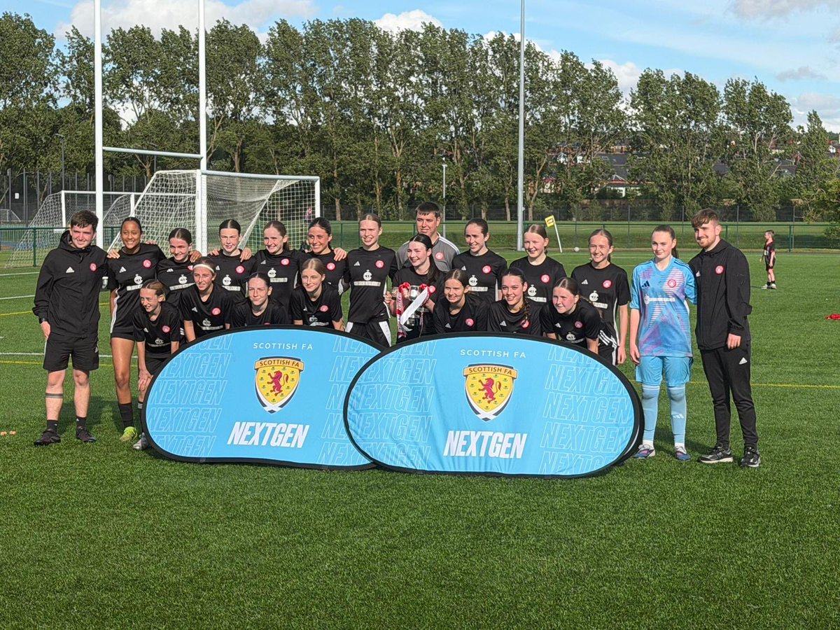 McCabeCoaching's tweet photo. WHAT A GROUP! 🏆

My favourite players I’ve ever took, life was hard and they pushed though it. 👌🏻 

If I could trade this year for anyone else’s year I wouldn’t 👀 

My favourite season as a coach, I was challenged to level’s beyond anything I knew and the girls bailed me out 💪🏻 https://t.co/Smsyn5pfIz