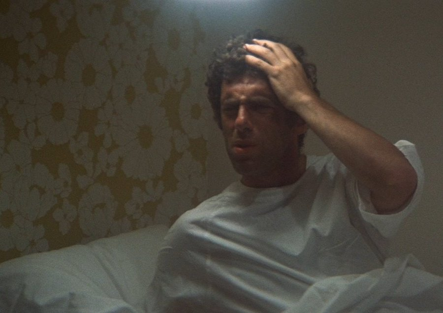 flanthippe's tweet photo. her: you gotta be Elliott Gould in THE LONG GOODBYE waking up in the hospital room that looks like Spongebob credits if you think we're fucking

me: https://t.co/tbwDtIT8U5