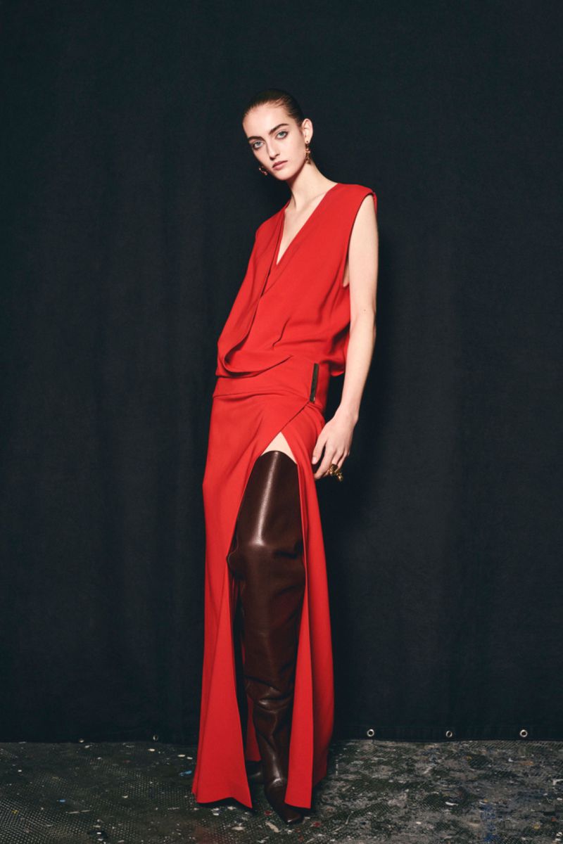 plurbscrawler's tweet photo. and Rhea in Sportmax PRÉ-AUTOMNE 26/27...... #nomorecomments https://t.co/tf0Y56br6R