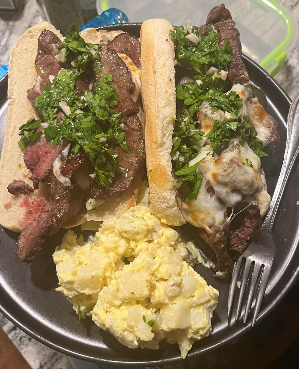 ms_meseeks's tweet photo. Flat iron steak sandwiches with provolone cheese and chimichurri sauce 👀 fuckin banger 

Chef - @TheAlphabet23 https://t.co/ekrjPsrpvV