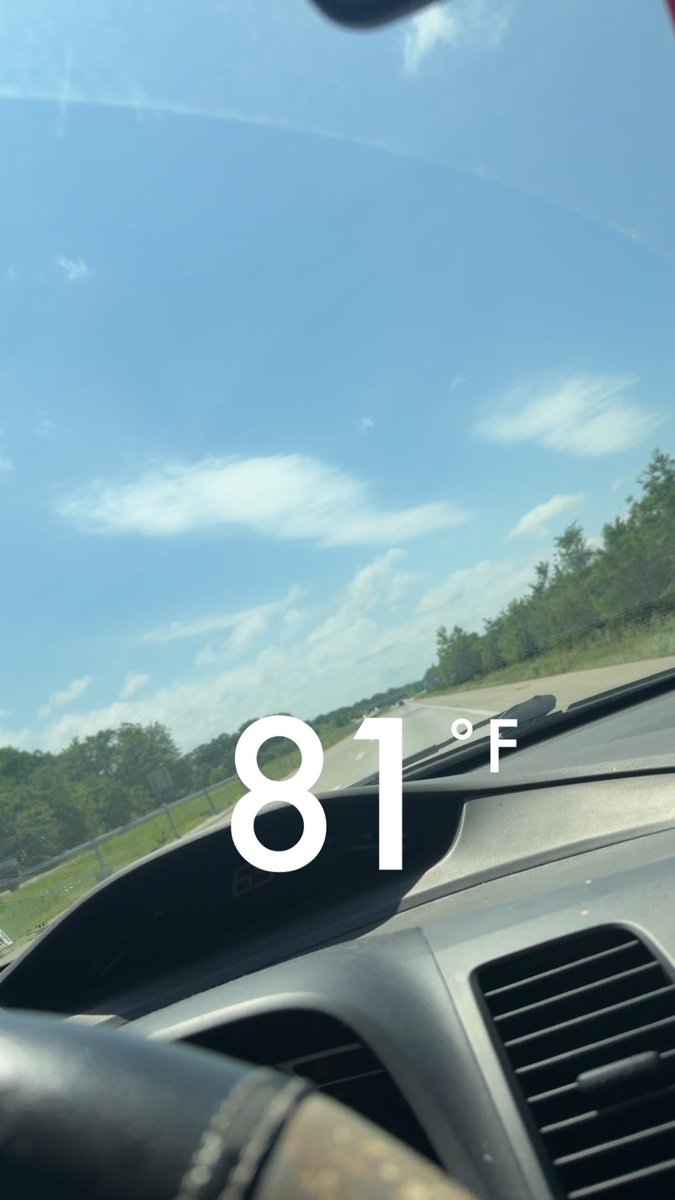 PrincessMads21's tweet photo. Happy Sunday yall. Woke up and got breakfast at one of my favorite small town cafes, watched some wrestling, and played an hour of sand volleyball. Happy Sunday! https://t.co/4j4cx0rnPd