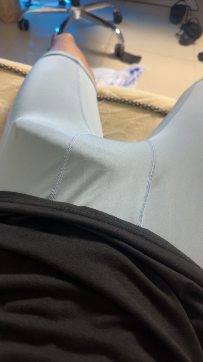 pgax69's tweet photo. This Arab guy likes teasing me after gym https://t.co/T9hjtyNslK