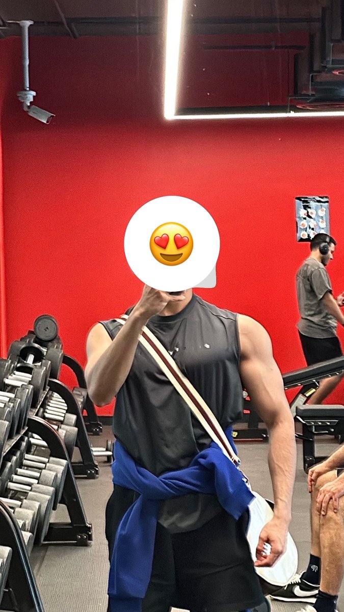 pgax69's tweet photo. This Arab guy likes teasing me after gym https://t.co/T9hjtyNslK