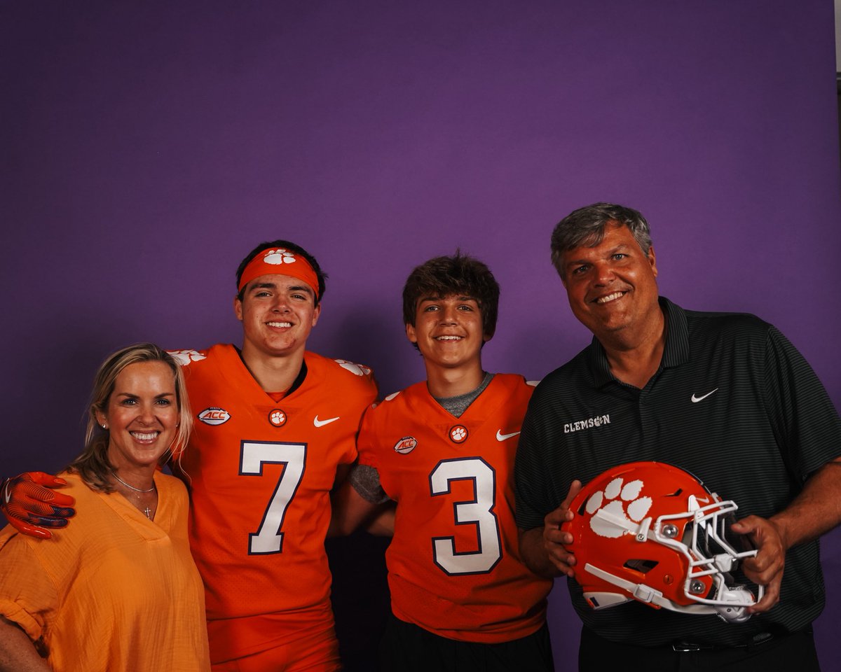 HarrisonTLuke's tweet photo. Clemson OV 🐅🐅🐅
@nolanturner02 @CoachTA44 @Coach_TomAllen @ClemsonFB https://t.co/EVLTfuquHY