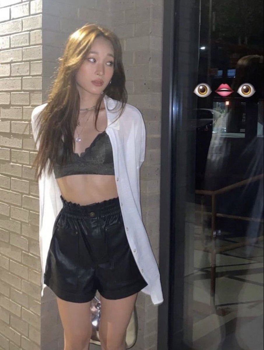 annierated's tweet photo. missing her https://t.co/MfkScX3GXl