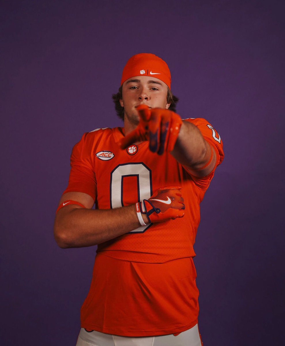 rockerlee229's tweet photo. @CarterBwell on his official visit to Clemson this weekend https://t.co/u3vwnOs7mR