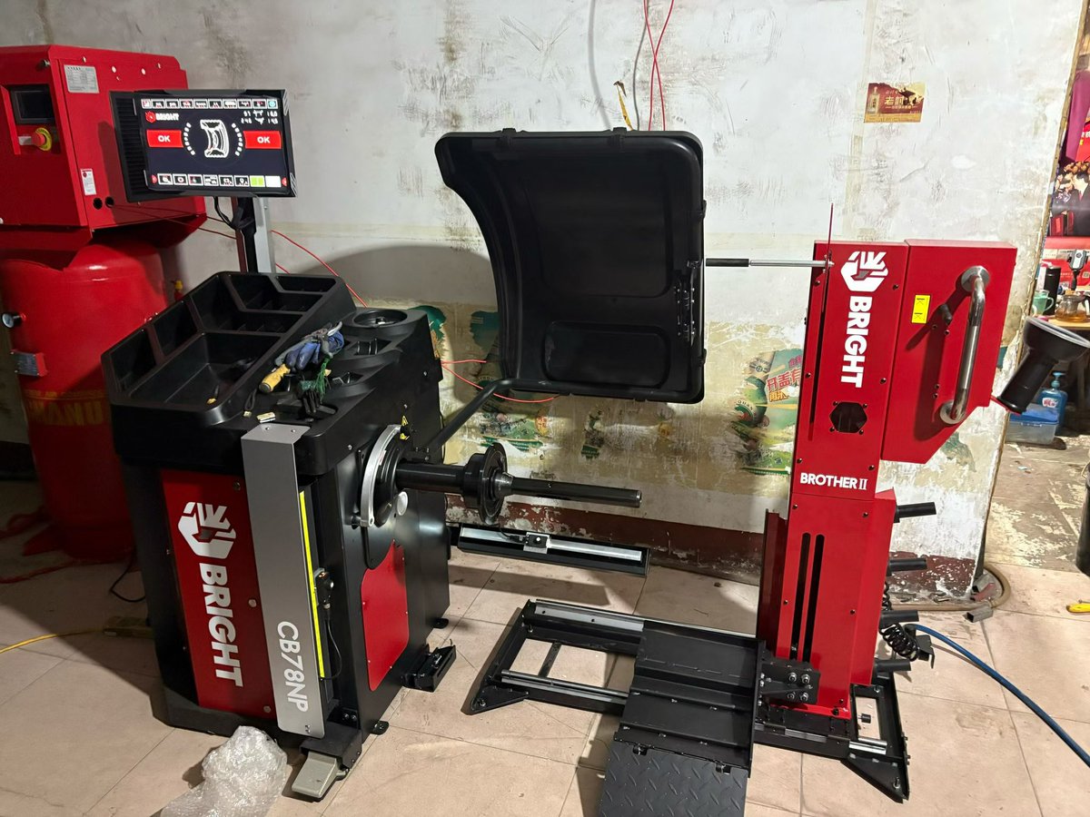 chanuncomp's tweet photo. Chanun TC6EL and BRIGHT tire changer!

✅ Effortlessly drives heavy-duty equipment.
✅ Compact design fits in tight workshops.
✅ Reliable performance

Size isn't everything. Efficiency is! 💪

#chanun #aircompressor #factory #equipment #CHANUNCompressor 

https://t.co/65mmyzpUtd https://t.co/3icdY2rtVa
