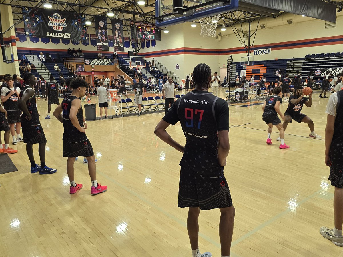INBBallSource's tweet photo. Drills underway at the @PangosAACamp. The first night here is one of my favorites- high intensity and someone usually breaks out.

Landon Lampley is the lone Indiana natives, but there are multiple #iubb targets as well. https://t.co/mY8HKUZIa9