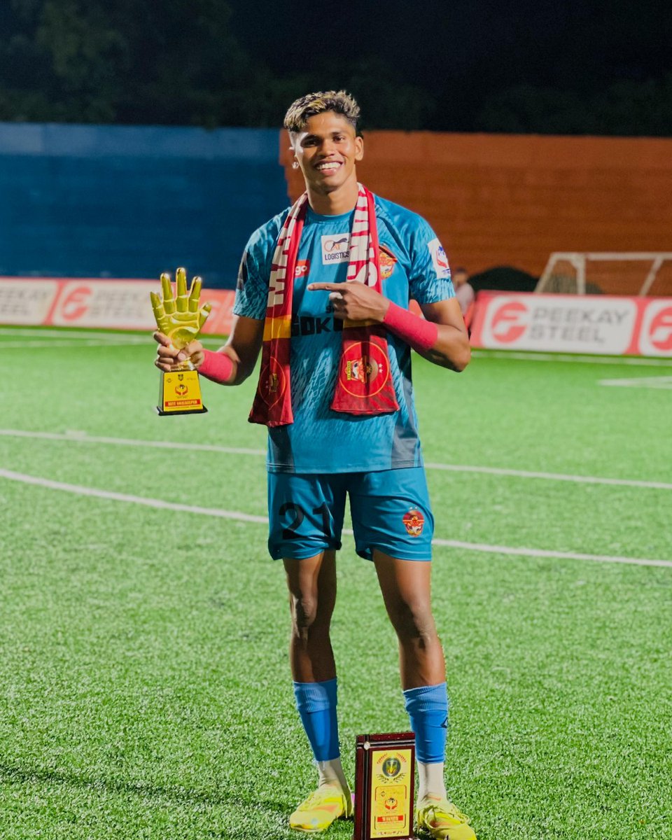 GokulamKeralaFC's tweet photo. Years of hard work. Countless saves. One deserved achievement. ๐งคโจ
Congratulations to Raysudheen T on winning the Best Goalkeeper award of KPL 2025-26. ๐
#gkfc #malabarians #KPLFINAL https://t.co/bJ6LnSCTce