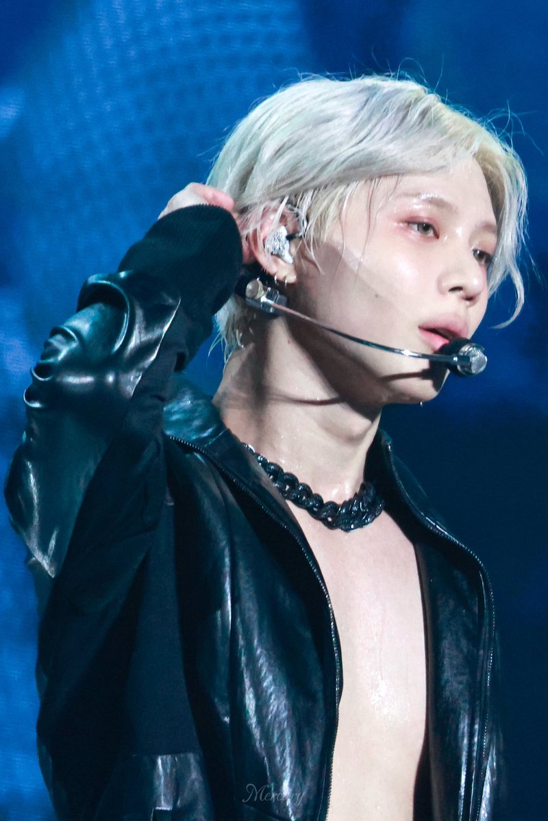 Mercury_6v6's tweet photo. 260530 샤이니  인버트서콘

오빠 그 눈빛은 반칙이야..

#태민 #TAEMIN #テミン https://t.co/tyiLQf94rm