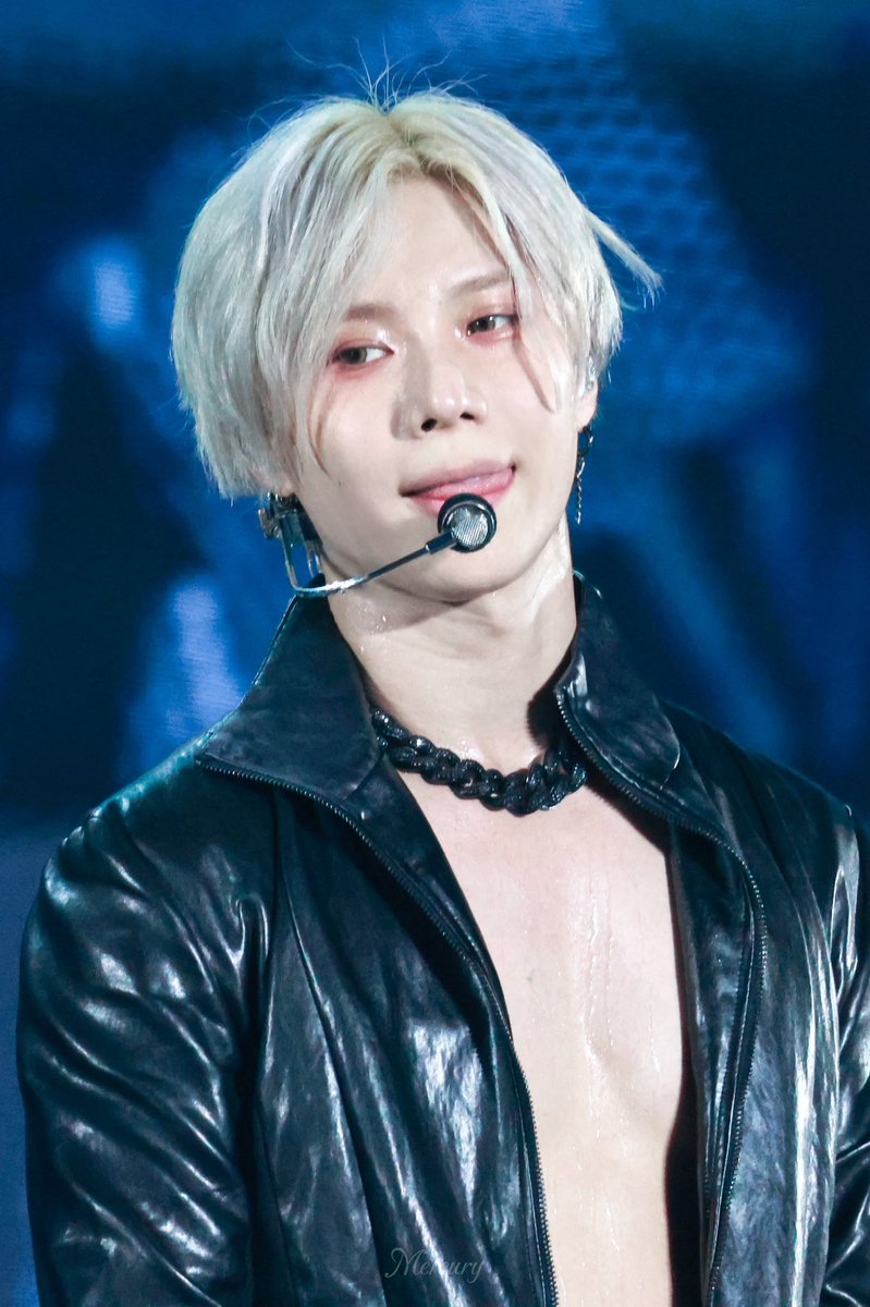 Mercury_6v6's tweet photo. 260530 샤이니  인버트서콘

오빠 그 눈빛은 반칙이야..

#태민 #TAEMIN #テミン https://t.co/tyiLQf94rm