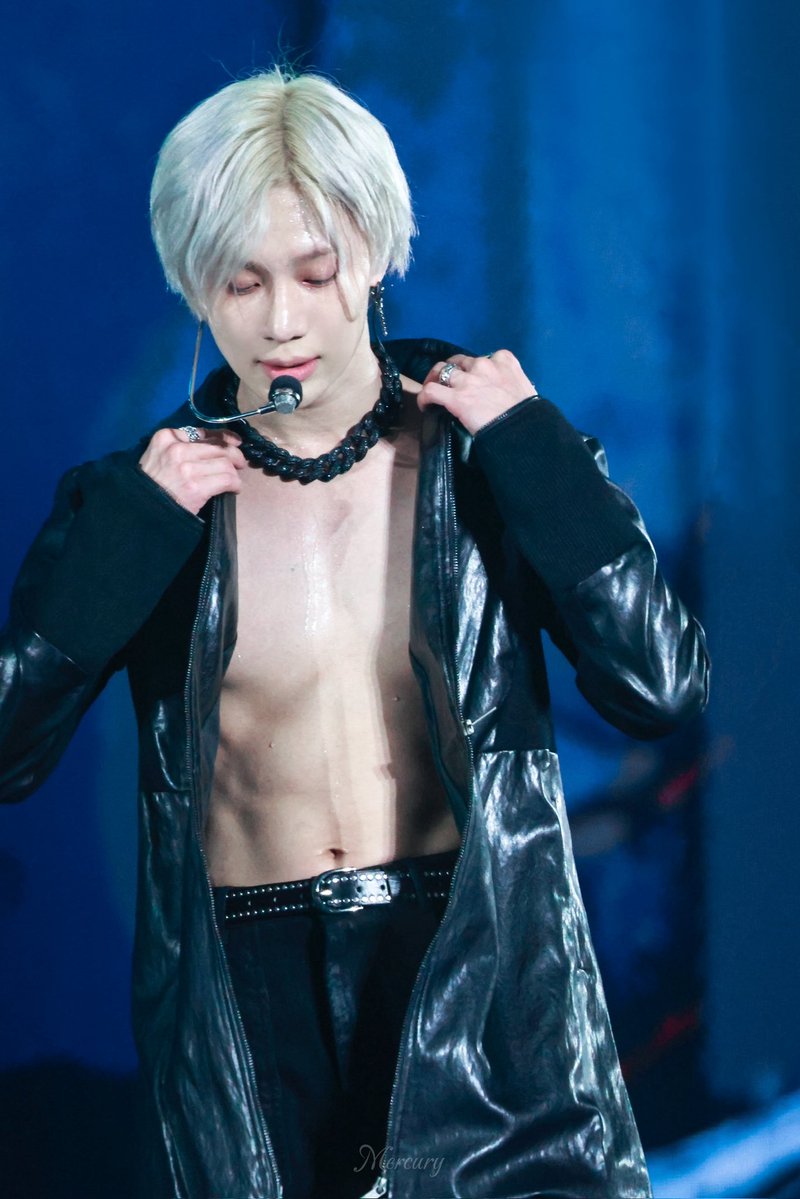Mercury_6v6's tweet photo. 260530 샤이니  인버트서콘

오빠 그 눈빛은 반칙이야..

#태민 #TAEMIN #テミン https://t.co/tyiLQf94rm